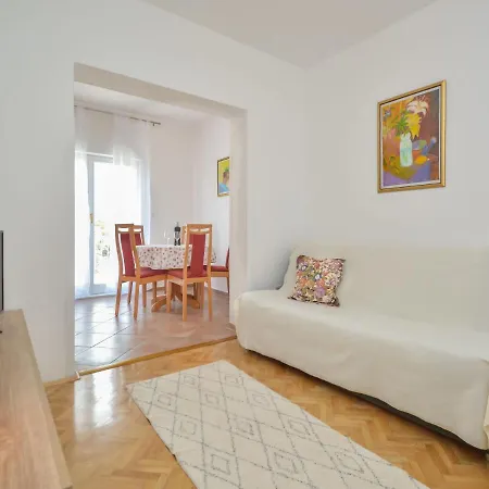Zoran-1 Apartment